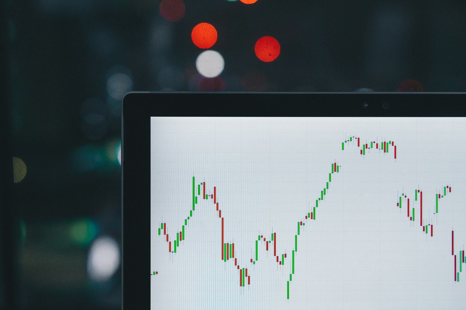 découvrez nos formations de trading spécialement conçues pour les débutants. apprenez les bases du marché, développez vos compétences en analyse technique et acquérez les stratégies nécessaires pour réussir en trading. rejoignez-nous et starttez votre parcours vers l'autonomie financière !